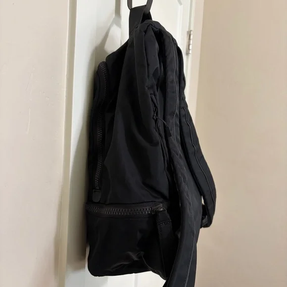 Lululemon City Adventurer Backpack 17L Black - Picture 3 of 16